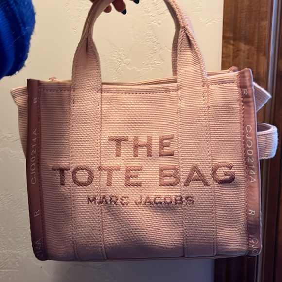 Marc Jacob’s the small pink jacquard tote bag crossbody purse - Picture 3 of 5